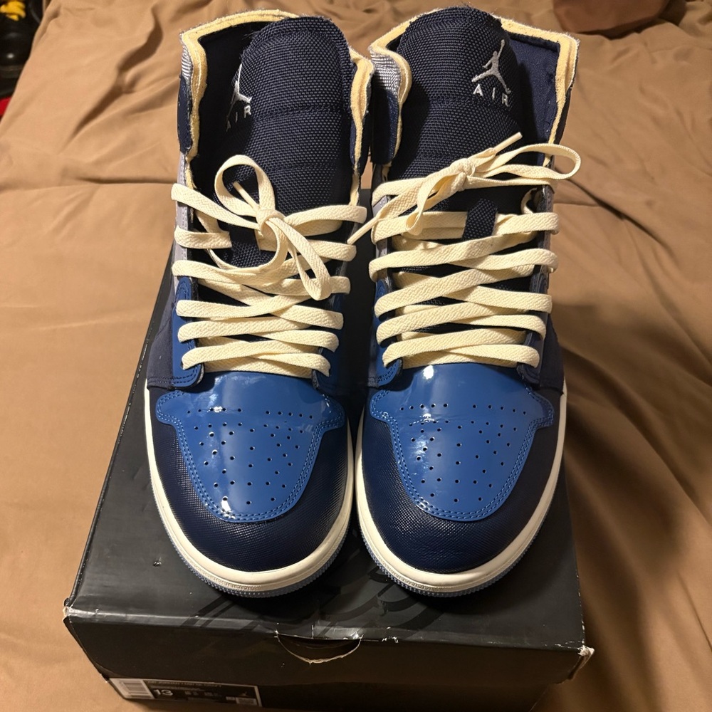 AIR JORDAN 1 MID SE CRAFT
"OBSIDIAN"